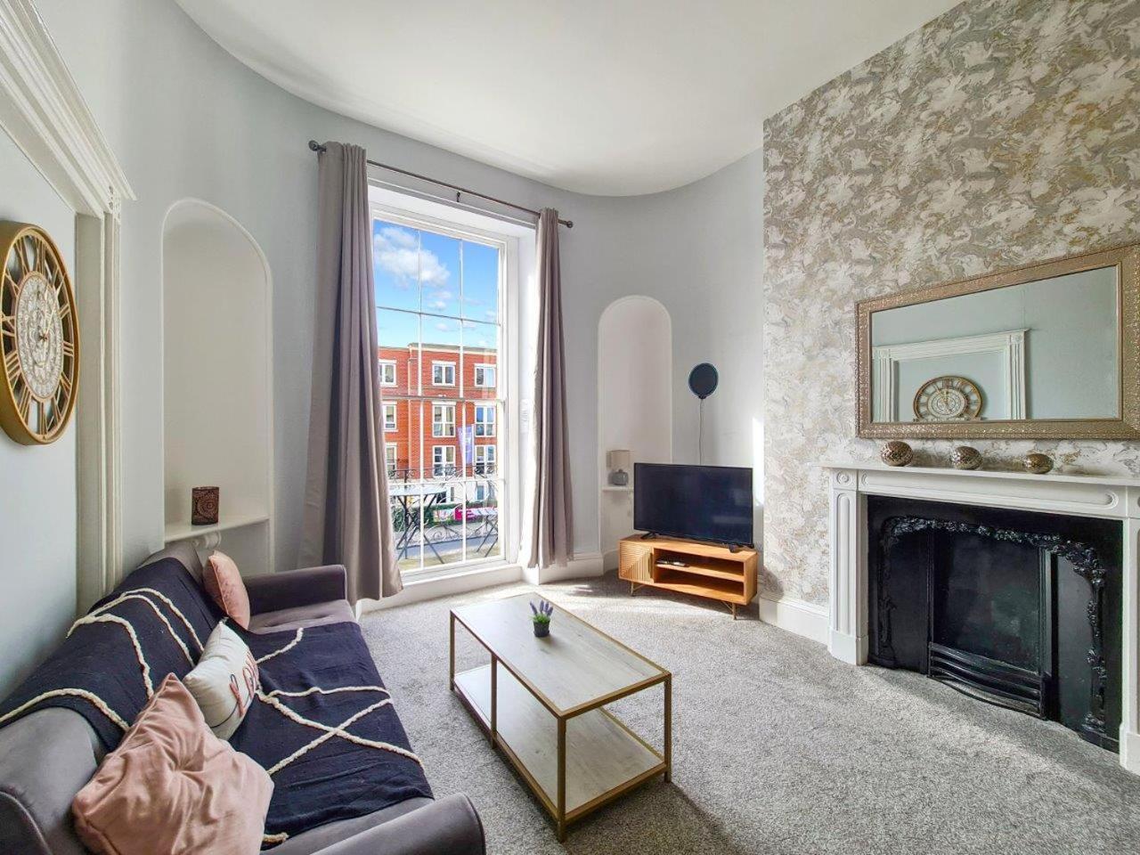 Margaret'S Terrace By Fortuna Property Cheltenham Exterior photo