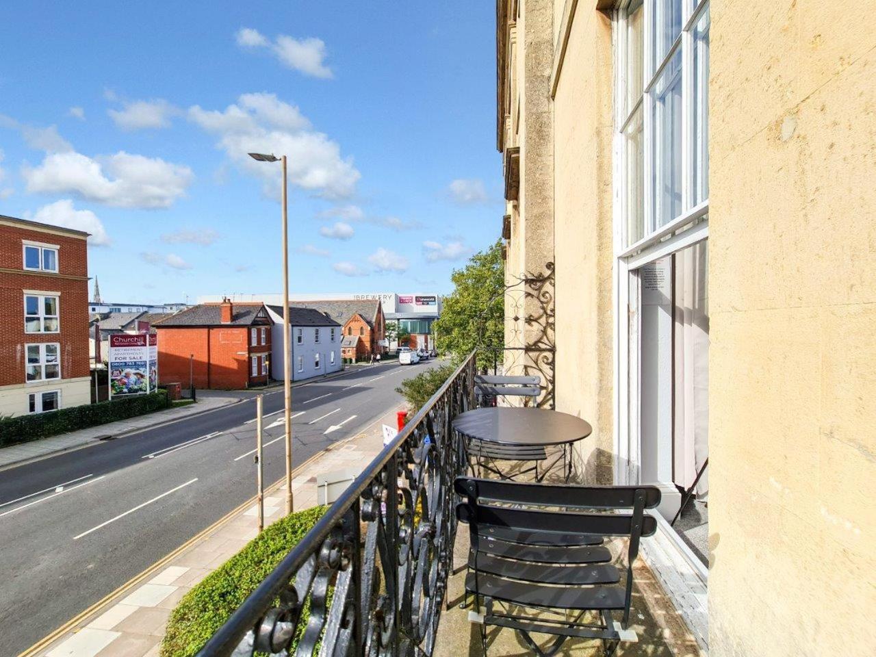 Margaret'S Terrace By Fortuna Property Cheltenham Exterior photo